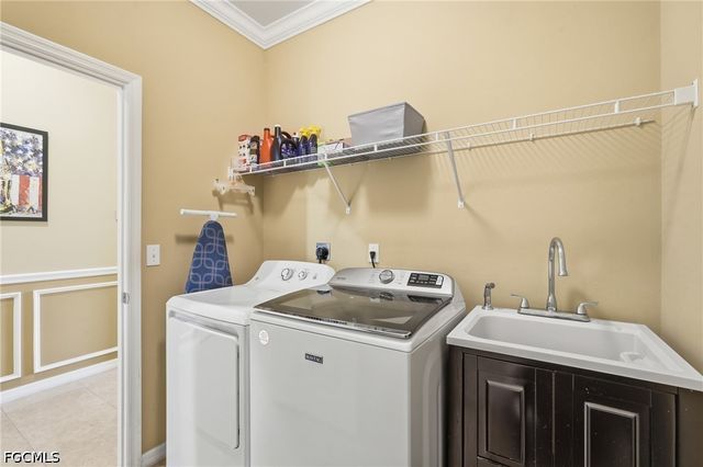 2506 Blackburn CIR, Cape Coral, FL 33991