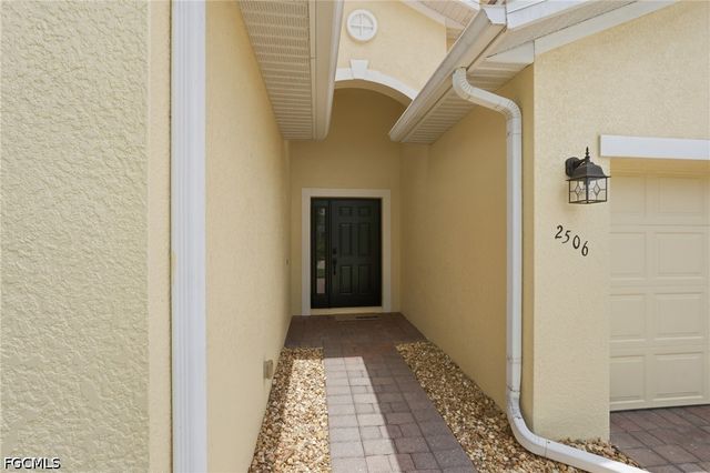2506 Blackburn CIR, Cape Coral, FL 33991