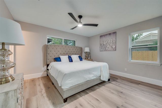 3209 Royal Lane, Dallas, TX 75229