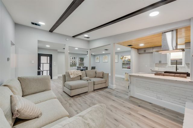 3209 Royal Lane, Dallas, TX 75229