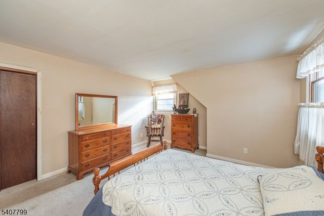 49 Skyline Lake Dr, Ringwood Boro, NJ 07456