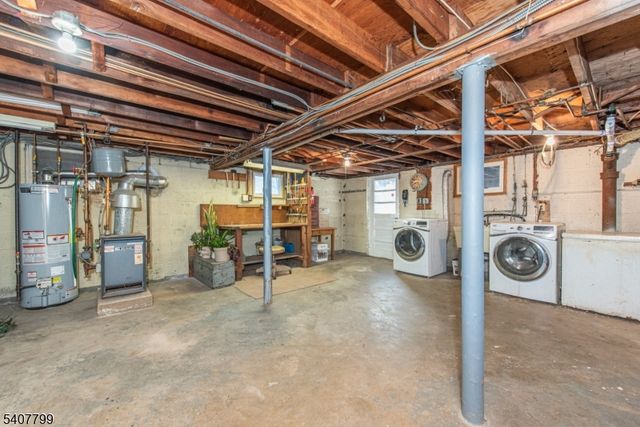 49 Skyline Lake Dr, Ringwood Boro, NJ 07456