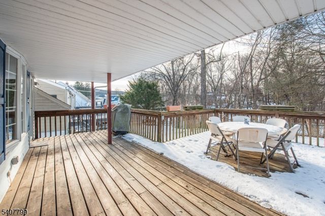 49 Skyline Lake Dr, Ringwood Boro, NJ 07456