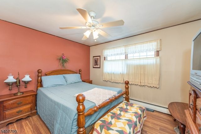 49 Skyline Lake Dr, Ringwood Boro, NJ 07456