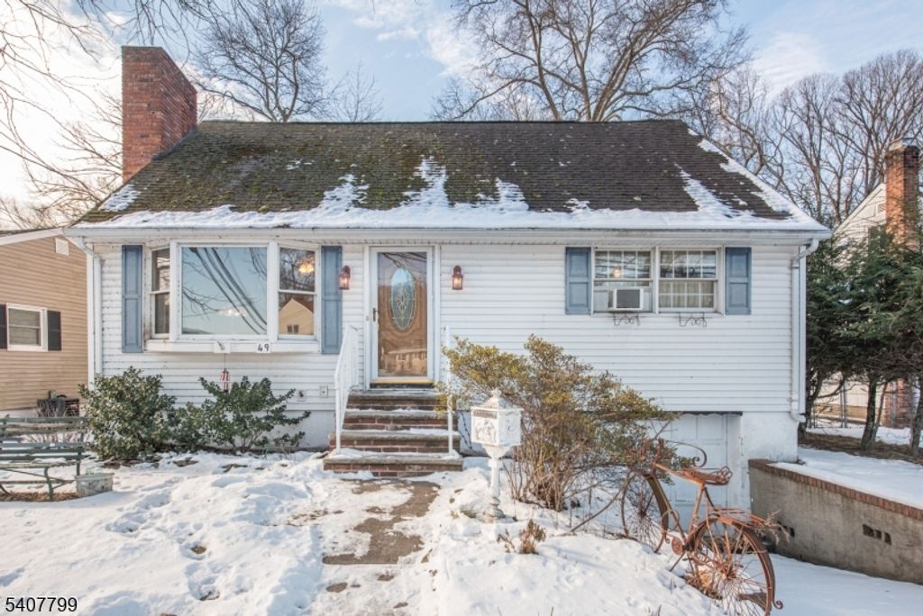 49 Skyline Lake Dr, Ringwood Boro, NJ 07456