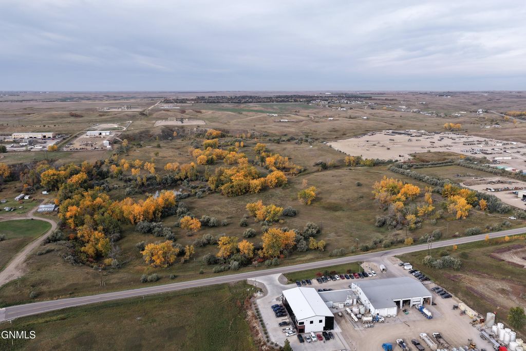6025 16th Avenue W, Williston, ND 58801 photo 4
