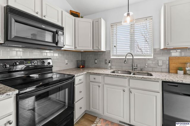 7923 S 157th Avenue, Omaha, NE 68136