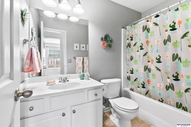 7923 S 157th Avenue, Omaha, NE 68136