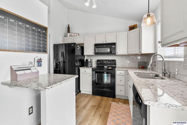 7923 S 157th Avenue, Omaha, NE 68136