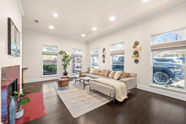 1501 W 6th ST, Austin, TX 78703