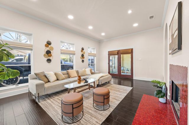 1501 W 6th ST, Austin, TX 78703