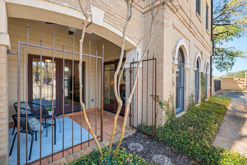 1501 W 6th ST, Austin, TX 78703