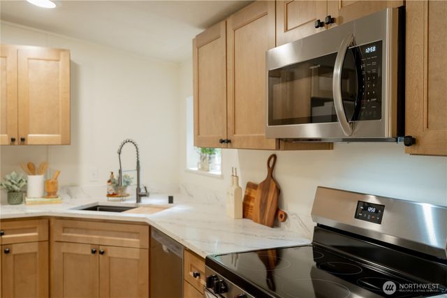 10794 Halloran Road, Bow, WA 98232