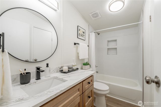 10794 Halloran Road, Bow, WA 98232