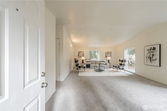 10794 Halloran Road, Bow, WA 98232