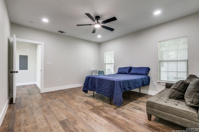 1922 W Ashby, San Antonio, TX 78228