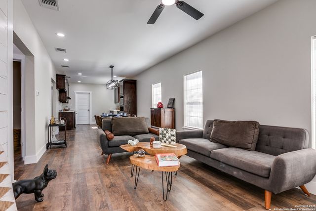 1922 W Ashby, San Antonio, TX 78228