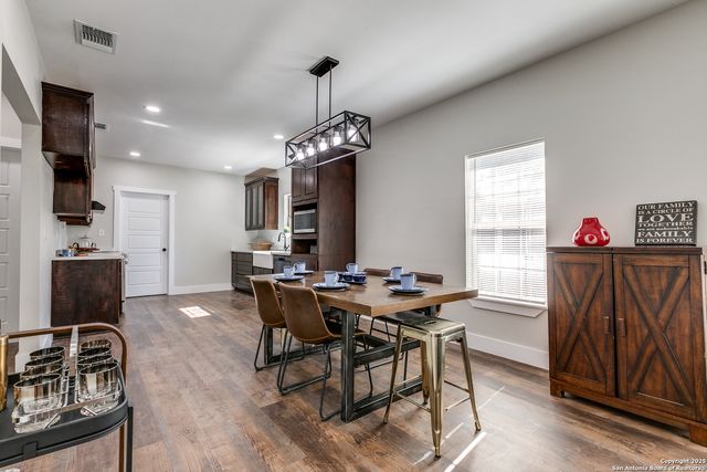 1922 W Ashby, San Antonio, TX 78228