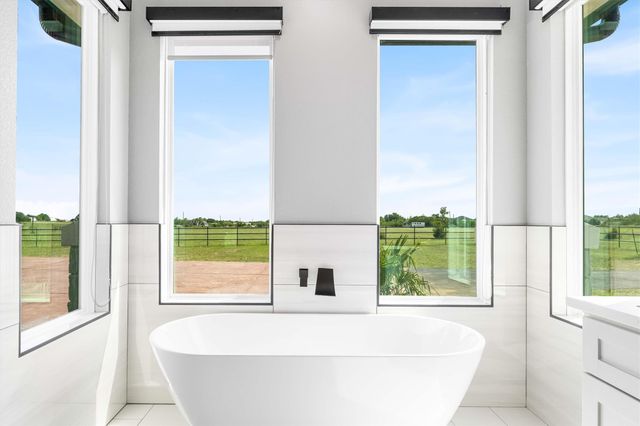 178 Balch RD, Elgin, TX 78621