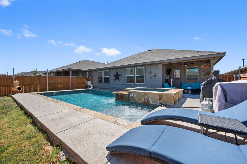 10321 Fort Belknap Trail, Crowley, TX 76036 — exterior