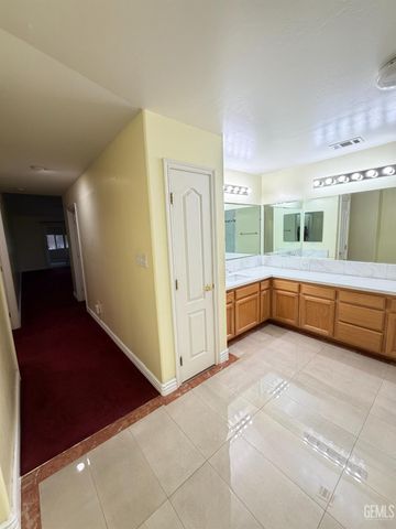 4411 Jackson Ridge Avenue, Bakersfield, CA 93313