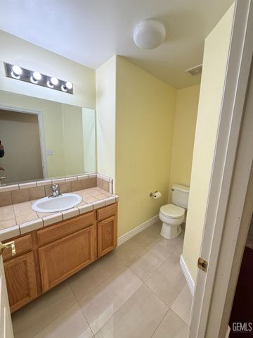 4411 Jackson Ridge Avenue, Bakersfield, CA 93313