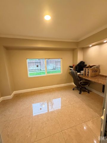 4411 Jackson Ridge Avenue, Bakersfield, CA 93313