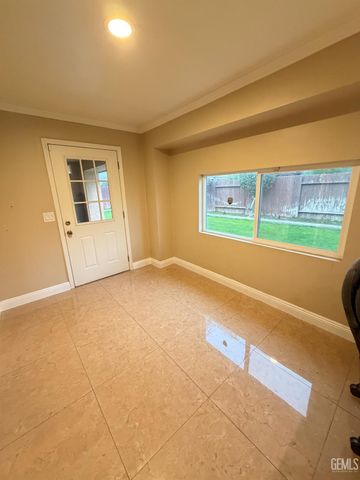 4411 Jackson Ridge Avenue, Bakersfield, CA 93313