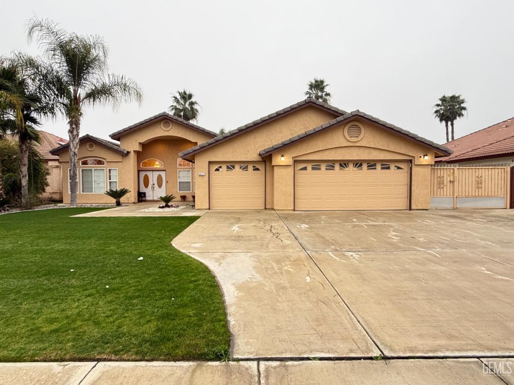 4411 Jackson Ridge Avenue, Bakersfield, CA 93313