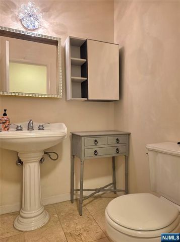 399 11th Street 205, Palisades Park, NJ 07650