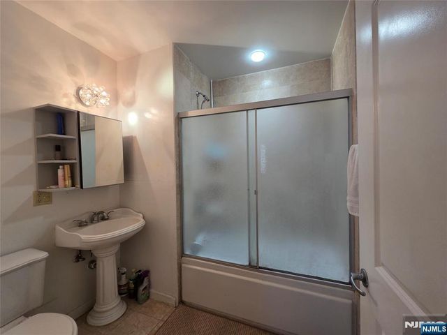 399 11th Street 205, Palisades Park, NJ 07650