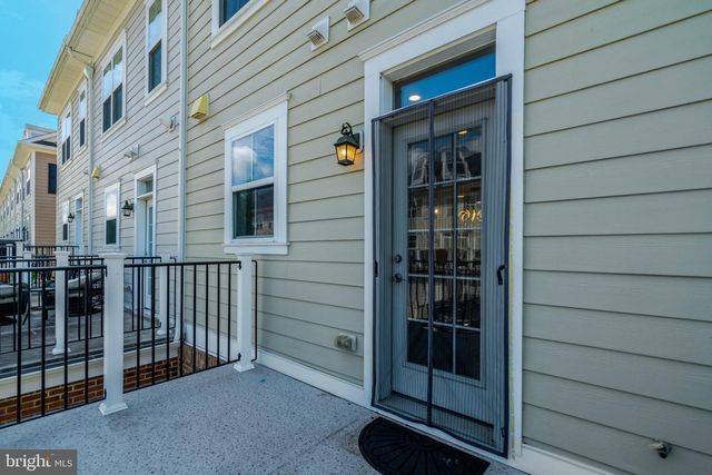 611 TOTTEN MEWS NE, Washington, DC 20017