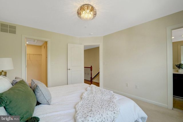 611 TOTTEN MEWS NE, Washington, DC 20017