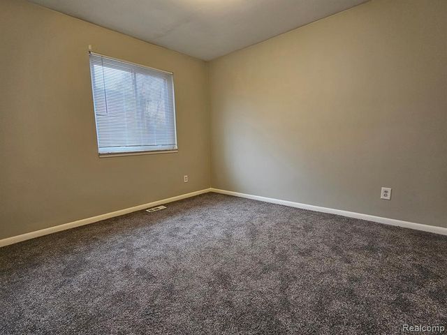 29098 Lund Avenue, Warren, MI 48093