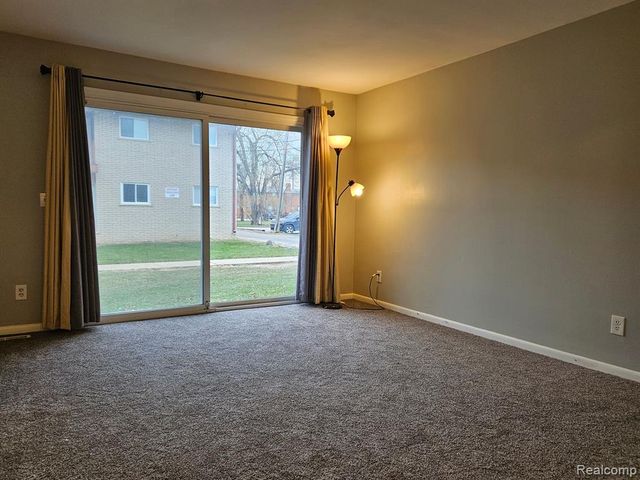 29098 Lund Avenue, Warren, MI 48093