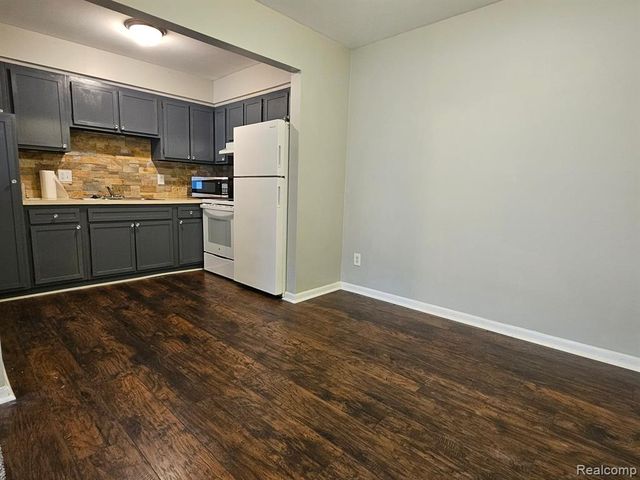 29098 Lund Avenue, Warren, MI 48093