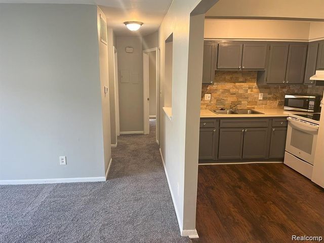 29098 Lund Avenue, Warren, MI 48093