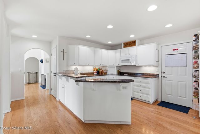 6950 E Poleline Ave, Post Falls, ID 83854