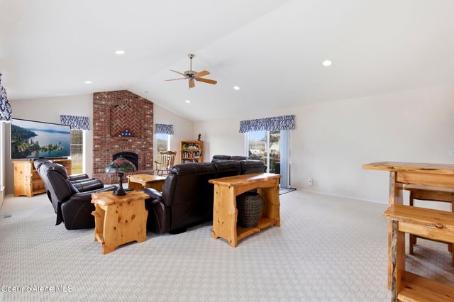 6950 E Poleline Ave, Post Falls, ID 83854