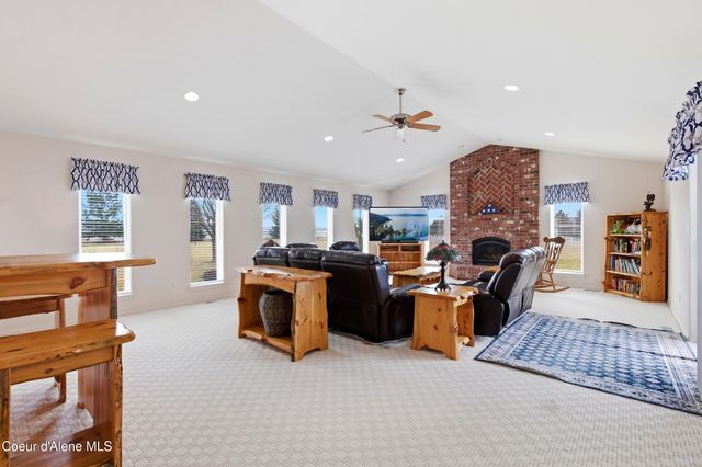 6950 E Poleline Ave, Post Falls, ID 83854