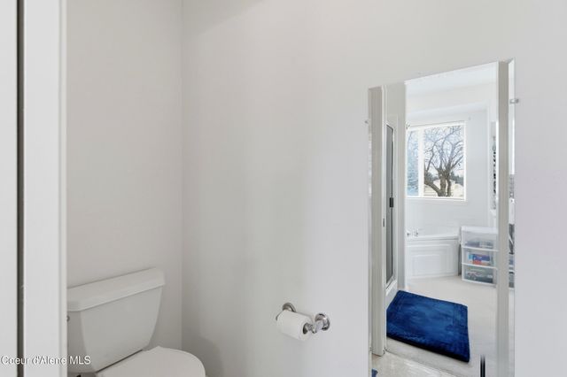 6950 E Poleline Ave, Post Falls, ID 83854