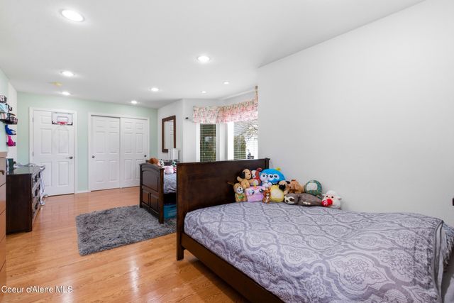 6950 E Poleline Ave, Post Falls, ID 83854