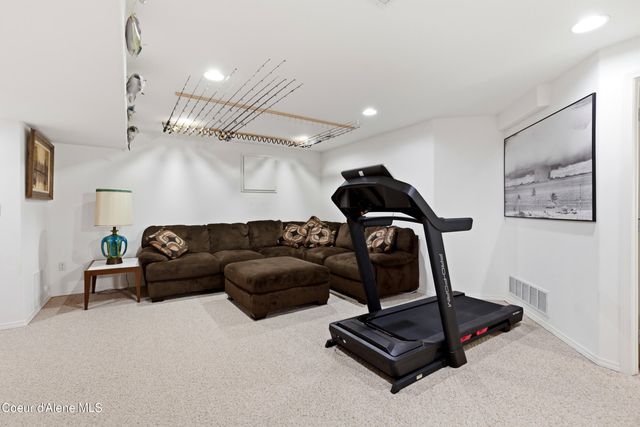 6950 E Poleline Ave, Post Falls, ID 83854