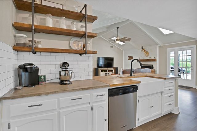 182 Cook Court, Willow Park, TX 76087