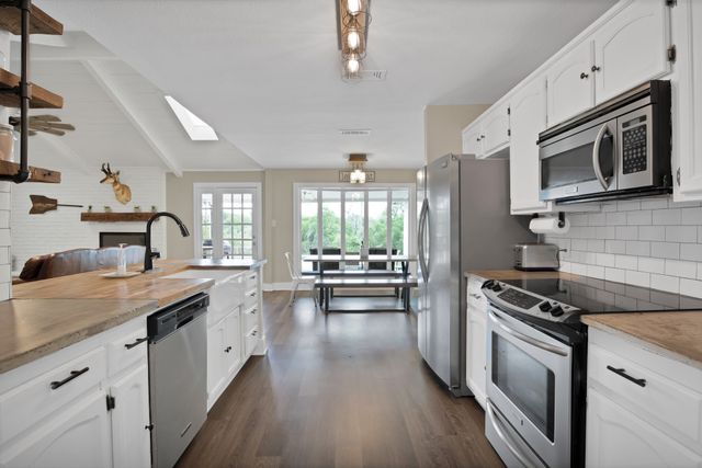 182 Cook Court, Willow Park, TX 76087