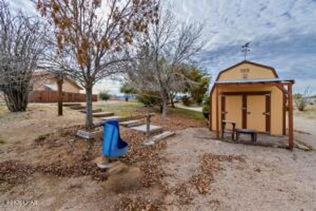 16722 S Lawton Road, Yucca, AZ 86438
