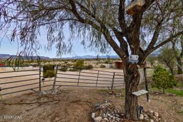 16722 S Lawton Road, Yucca, AZ 86438