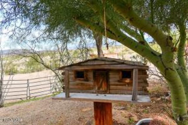 16722 S Lawton Road, Yucca, AZ 86438