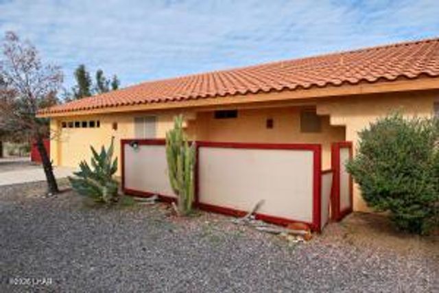 16722 S Lawton Road, Yucca, AZ 86438