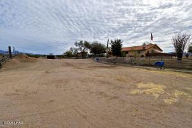 16722 S Lawton Road, Yucca, AZ 86438